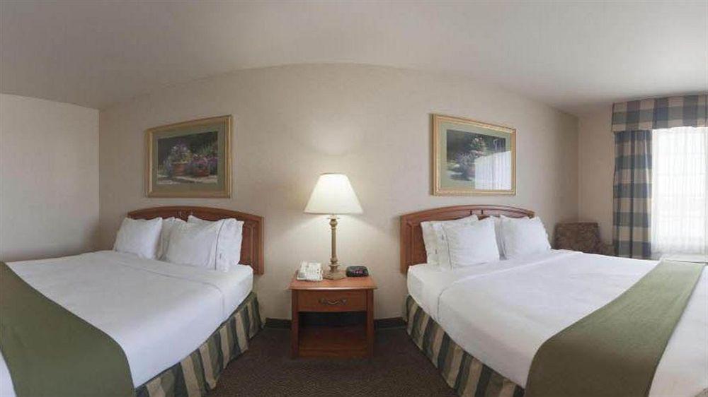 Holiday Inn Express Greensburg By Ihg Exteriör bild